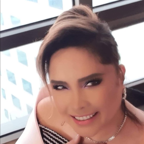 Meet your Posher, Preciosa - Picture 1 of 16